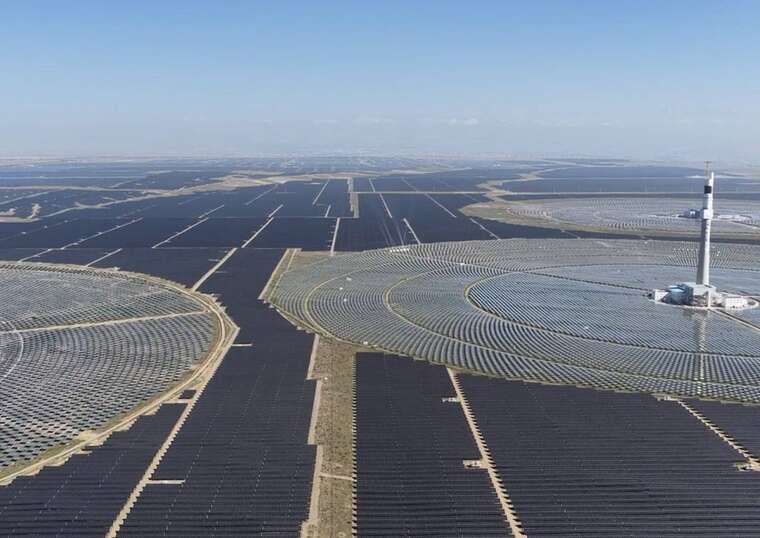 Китай збудував на Тибетському плато сонячні батареї, уп’ятеро більші за Манхеттен