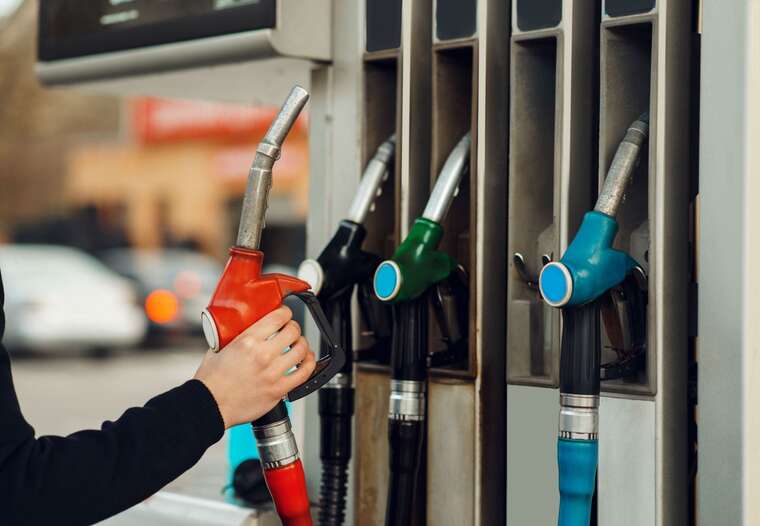 Fuel crisis in the "LPR" worsens: occupiers have started draining fuel from parked cars