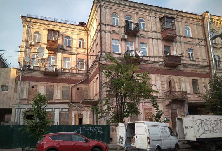 In Kyiv, a developer demolished the historic "Versailles" hotel from the Hetmanate Skoropadskyi period