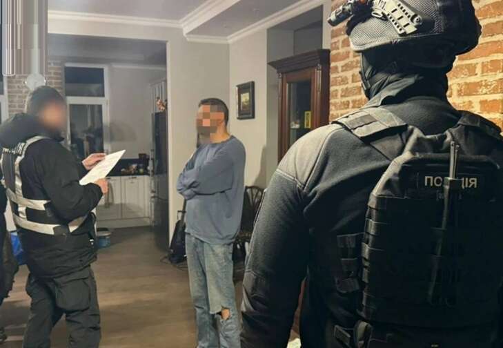 Колишньому керівнику Молодого театру Андрію Білоусу оголосили підозру в сексуальному насильстві над студентками