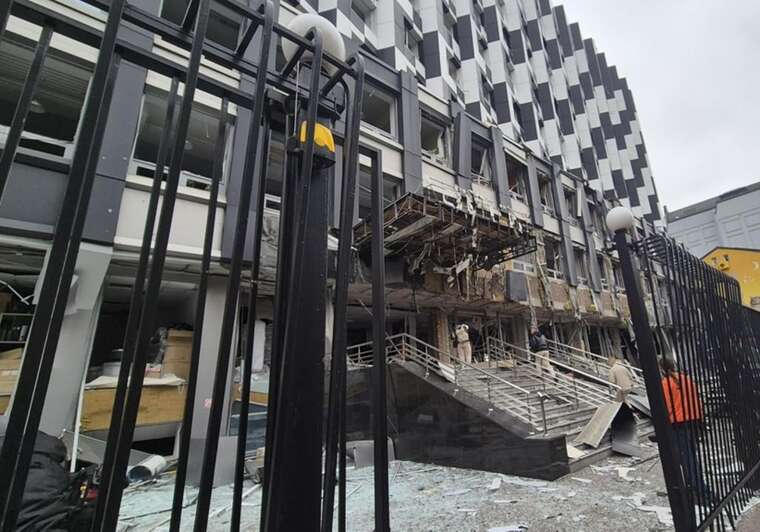 Пострадал офис Wargaming: Российский "Шахед" серьезно повредил бизнес-центр "Домино" на Подоле