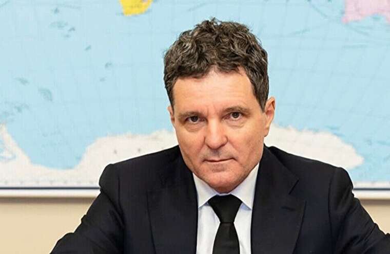 "Ганьба" та "Зрадник": Президента Румунії освистали в Яссах за підтримку України