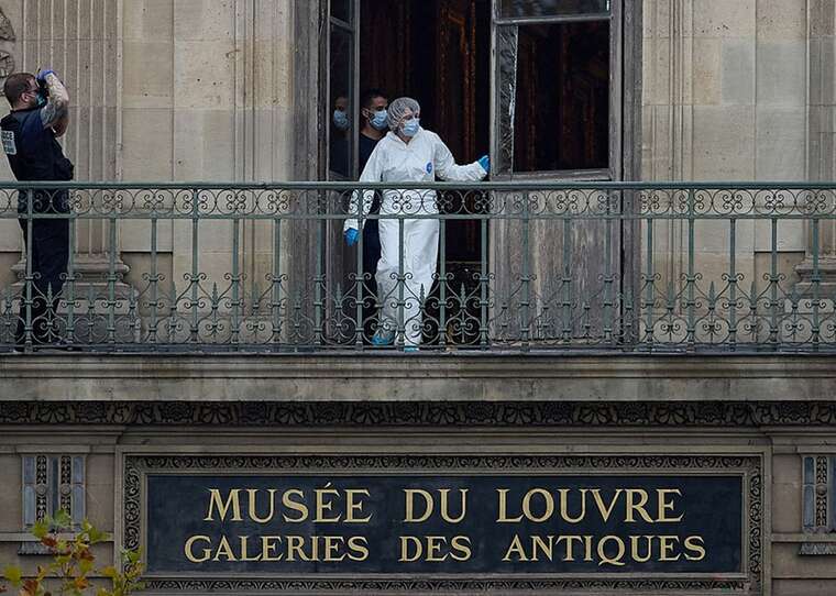 Пограбування Лувру: У паризькому аеропорту затримали одного підозрюваного, розшукують ще трьох