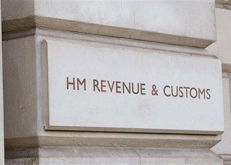 Податкова Британії вперше визнала використання ШІ для стеження за соцмережами: шукають шахраїв