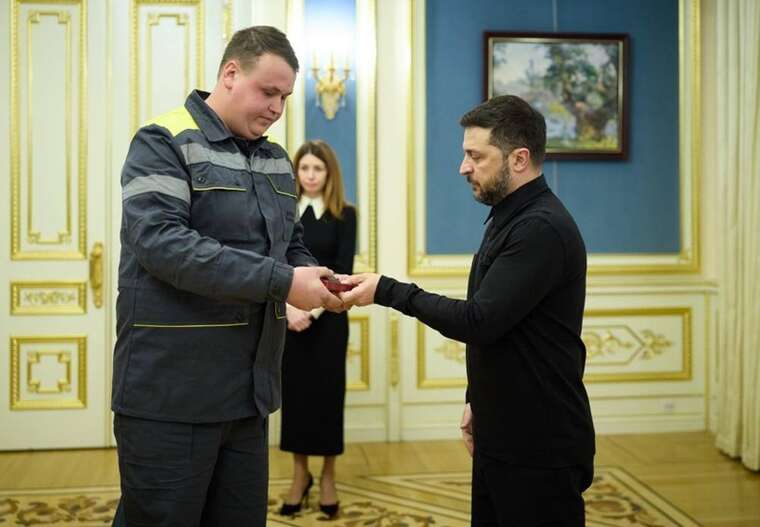 За ліквідацію наслідків обстрілів: 10 працівників ДТЕК отримали державні нагороди від Президента Зеленського