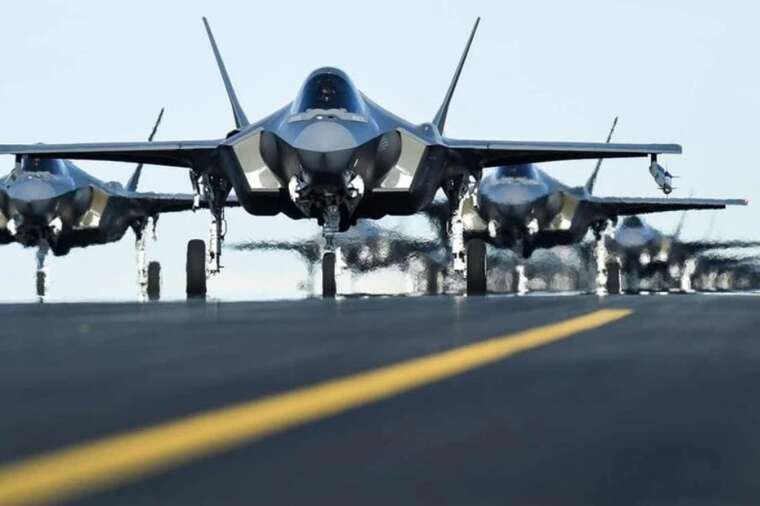 Польща підняла винищувачі через ракетну атаку РФ на Україну