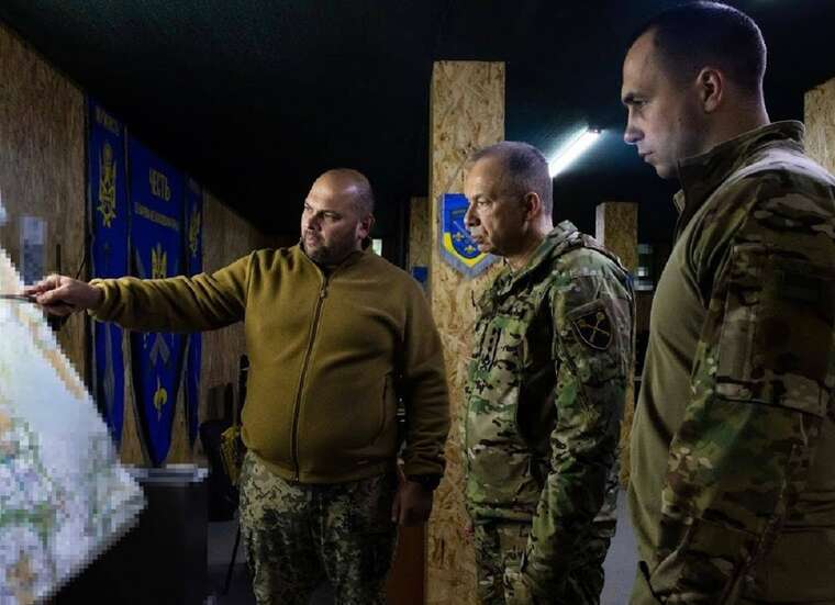 "Ситуація складна": Сирський побував під Покровськом, спростував "блокування" та назвав першочергове завдання