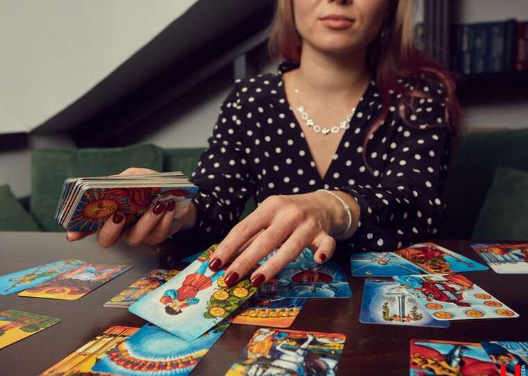 Тарологиня Юлія Левченко «передбачила» поділ України: у мережі вимагають притягнути її до відповідальності