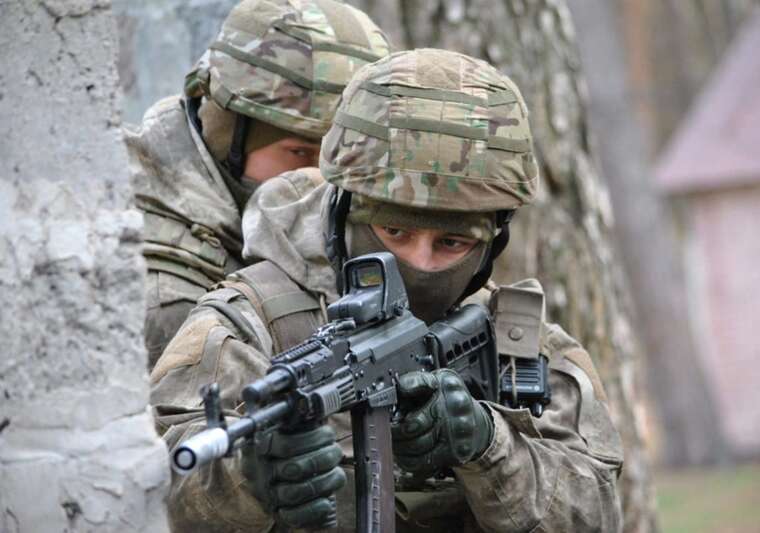 Перекидання підрозділів НАТО в Україну може займати тижні через бюрократію