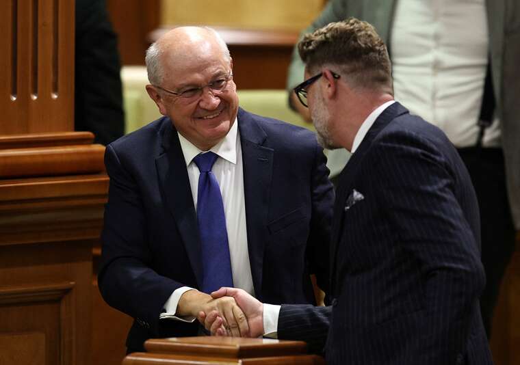 Парламент Молдови затвердив новий склад уряду на чолі з Александру Мунтяну