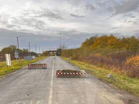 Strengthening the border in Zakarpattia: concrete barriers urgently installed at checkpoints followi…