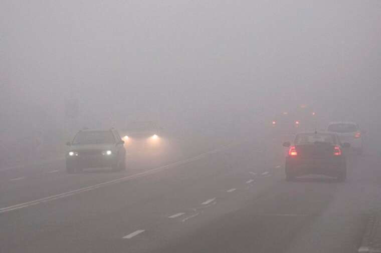 Желтый уровень опасности: Украину накроет густой туман, ожидаются осложнения движения транспорта