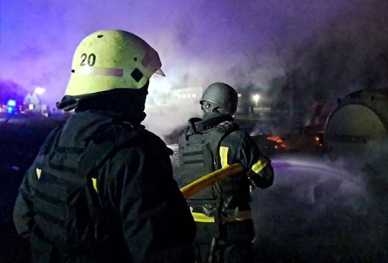 Нічна атака "шахедами": Російські дрони-камікадзе вдарили по автостоянці на Одещині, двоє людей загинули