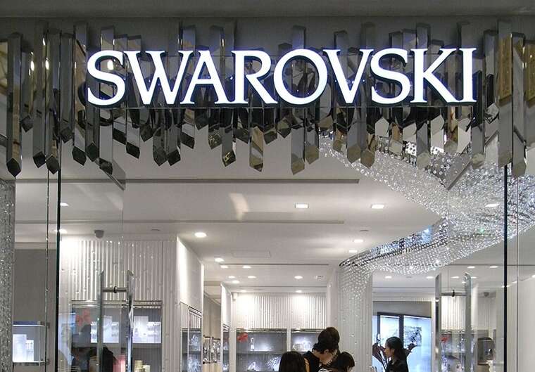        Swarovski  200  