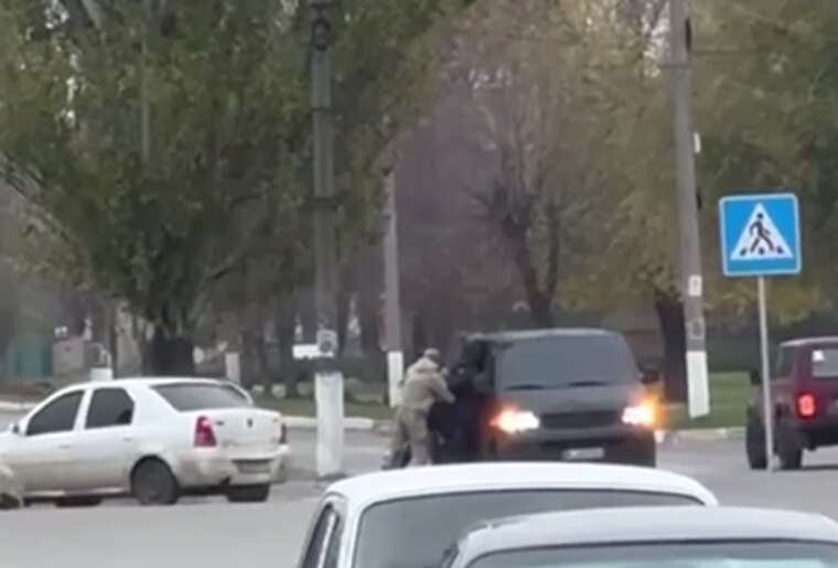 In Kryvyi Rih, two TC employees forcibly pushed a man into a black van