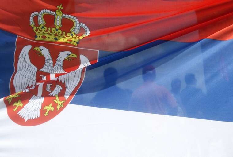 Єврокомісія закликала Сербію припинити масову видачу паспортів росіянам через загрозу безпеці ЄС