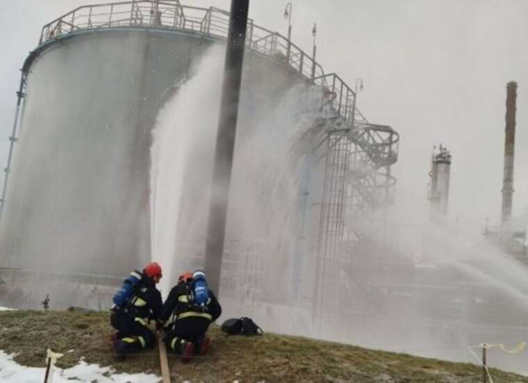 У Білорусі сталася пожежа на підсанкційному нафтопереробному заводі "Нафтан"