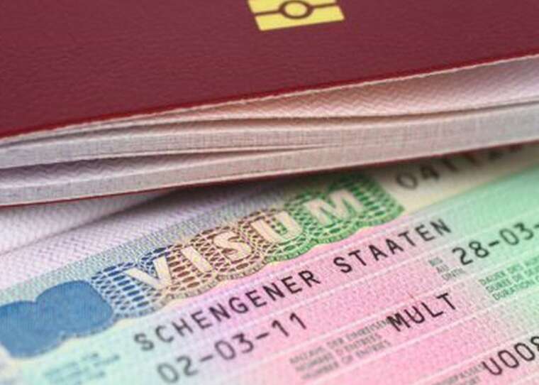 ЄС посилює санкції: Росіянам обмежать видачу багаторазових шенгенських віз