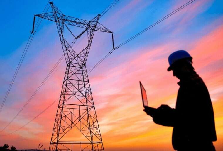 Нічні удари по енергетиці: в Україні запроваджують погодинні відключення світла