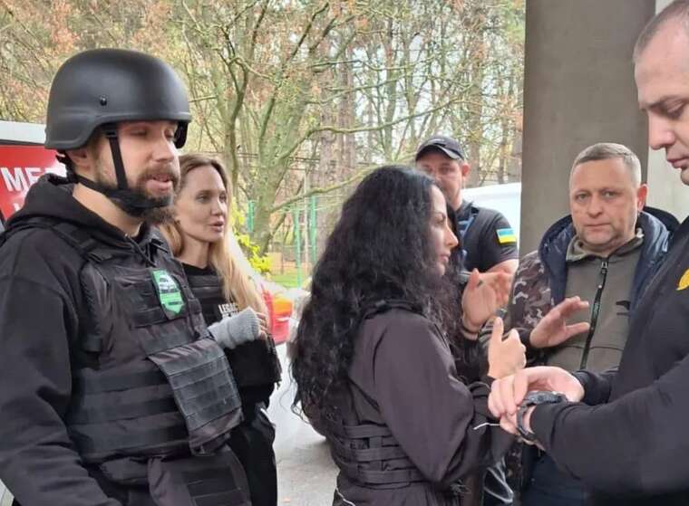 Затриманий чоловік був водієм у кортежі Анджеліни Джолі, а не охоронцем, – ЗМІ