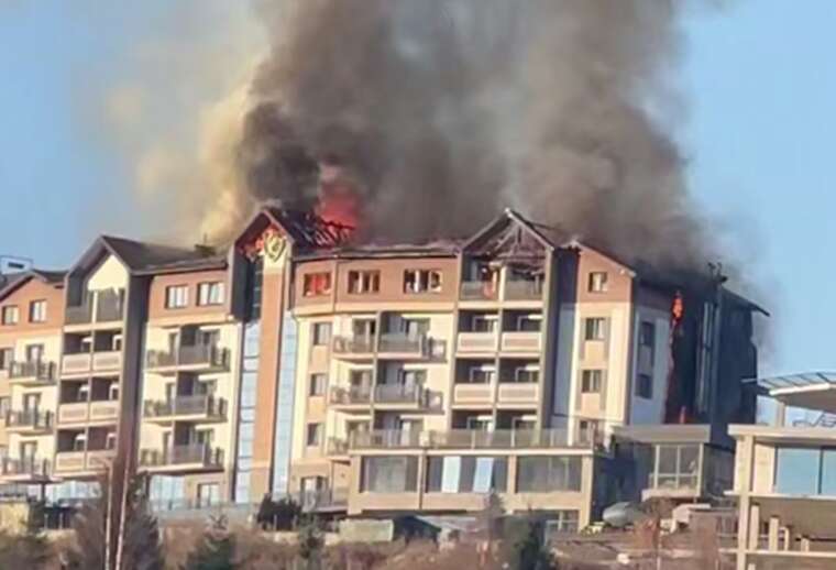 Масштабна пожежа в Буковелі: палає готель Premium Club SPA