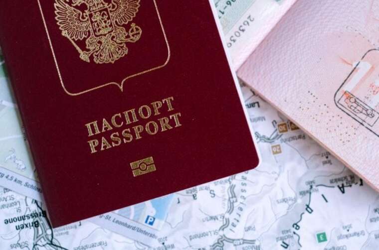 Российские оппозиционеры раскритиковали решение ЕС о запрете многократных виз для граждан РФ