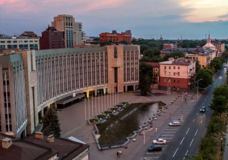 In Dnipro, the public use of Russian-language content has been banned