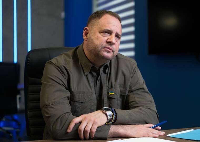 Єрмак висловив невдоволення рішенням ЄС щодо обмеження мультивіз для росіян