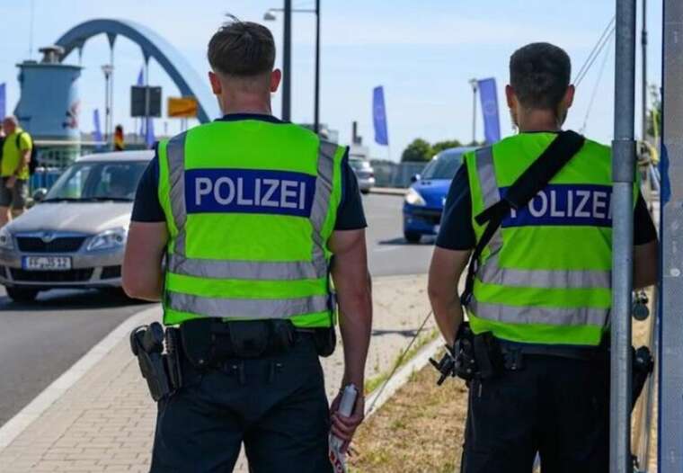 Германия зафиксировала рекорд по изъятию оружия на границах - Bild