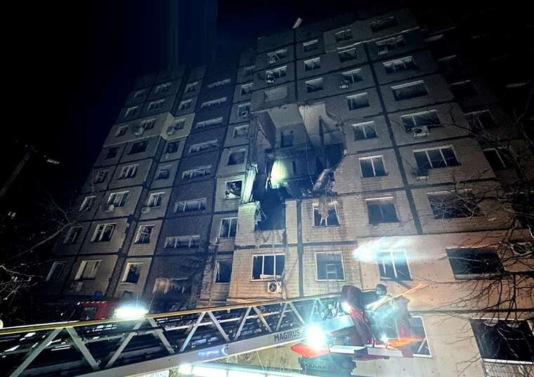 "Выбило окна": Жители соседних домов в Днепре рассказали о пережитом ночном ударе дрона-камикадзе