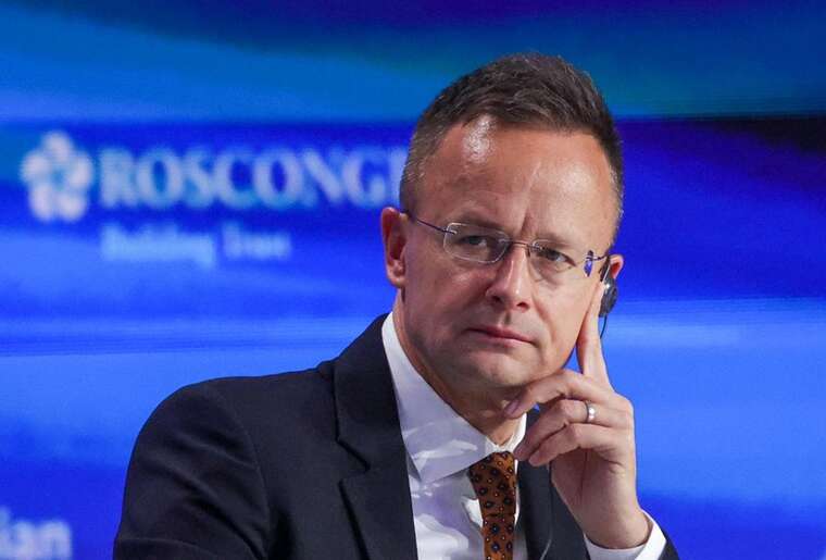 Сіярто: США звільнили Угорщину від санкцій на нафту й газ "Роснефти" та "Лукойла"