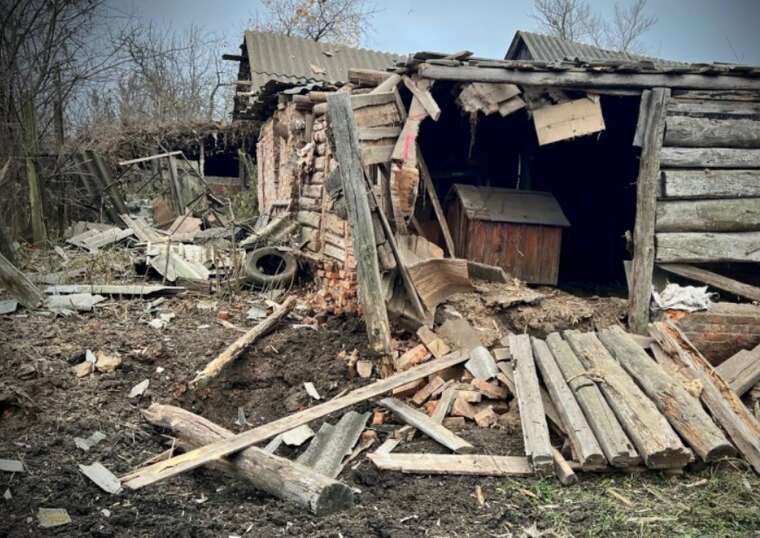 Россия ударила по Сумам "неизвестным боеприпасом": Снаряд попал между частными усадьбами