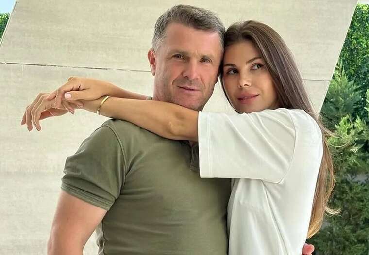 Пополнение в семье Реброва: Жена тренера сборной Украины родила третьего сына