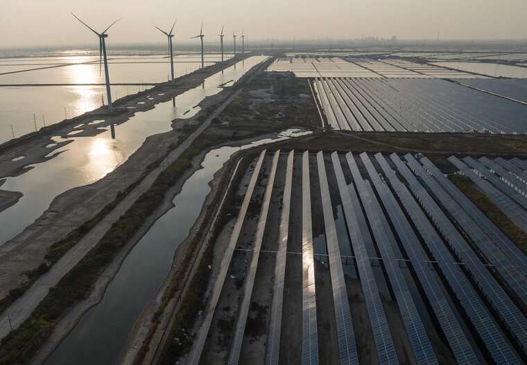 The Economist: Китай став енергетичною наддержавою завдяки відновлюваним джерелам енергії