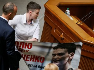 Не становитесь у нее на пути. Она не запиарит, а врежет. Первый день в Раде Савченко. Эксперт Не становитесь у нее на пути. Она не запиарит, а врежет. Первый день в Раде Савченко. Эксперт dqxikeidqxidqeant