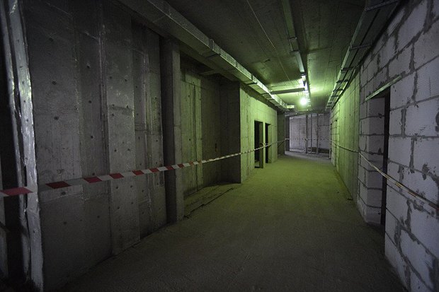 В помещениии нового корпуса. Съемка годичной давности