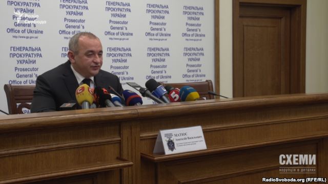 Головний військовий прокурор Анатолій Матіос також не захотів коментувати справу про закупівлю рюкзаків