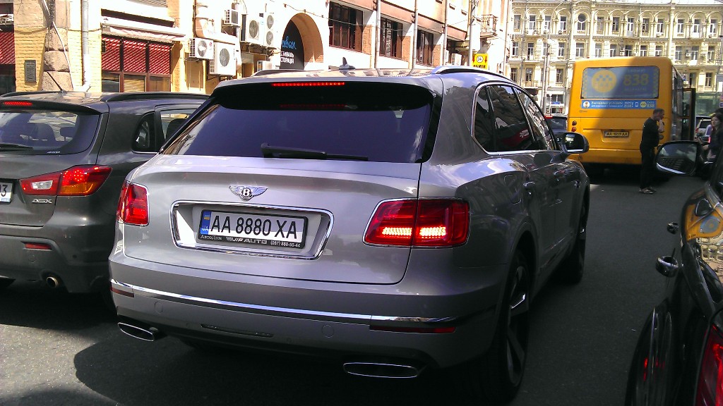 Bentley Bentayga в Украине, Киев, ТопЖыр dqxikeidqxidqeant