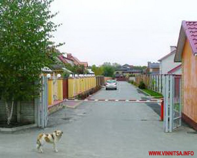 Винница.info: ЗМІ показали житло голови господарського суду Вінницької області Баранова: закриті вулиці та судді і екс-губернатор у сусідстві