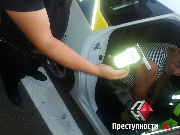 Под Николаевом пьяный водитель зерновоза врезался в микроавтобус с пассажирами: 2 человека погибло, еще 10 тяжело ранены - Copyright https://news.pn