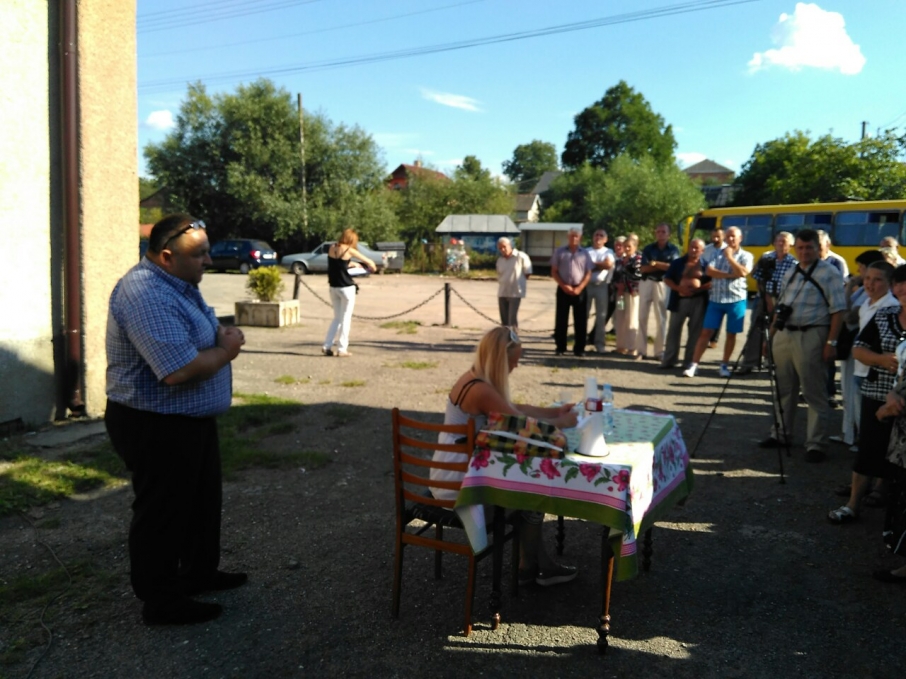 Громадські слухання у селі Підбірці Лисинецької сільської ради Пустомитівського району Львівщини. Фото: new-time.org.ua dqxikeidqxidqeant