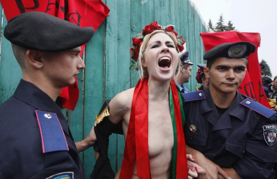  :  «Femen»    