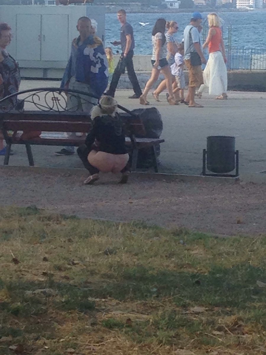 Як "русскій мір" безсоромно паскудить в окупованому Криму (ФОТО 18+) - фото 1 Як "русскій мір" безсоромно паскудить в окупованому Криму (ФОТО 18+) - фото 1 dqxikeidqxidqeant