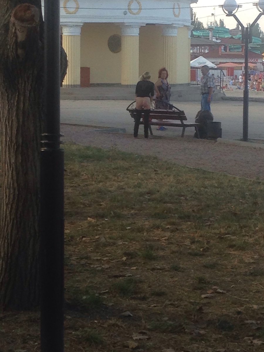 Як "русскій мір" безсоромно паскудить в окупованому Криму (ФОТО 18+) - фото 2 Як "русскій мір" безсоромно паскудить в окупованому Криму (ФОТО 18+) - фото 2