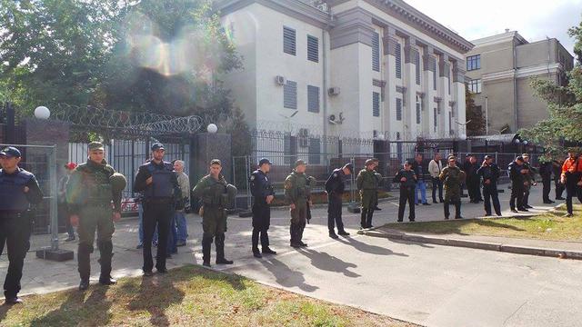 россия драка посольство голосование dqxikeidqxidqeant