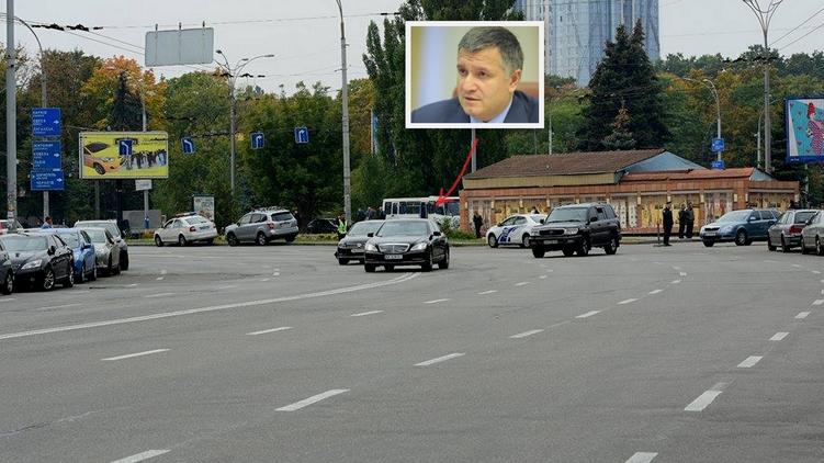 На глазах у регулировщика, кортеж Авакова грубо нарушил ПДД dqxikeidqxidqeant