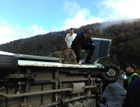 Страшна ДТП на Закарпатті: до лікарні доставлено багато потерпілих (ФОТО) Страшна ДТП на Закарпатті: до лікарні доставлено багато потерпілих (ФОТО) dqxikeidqxidqeant