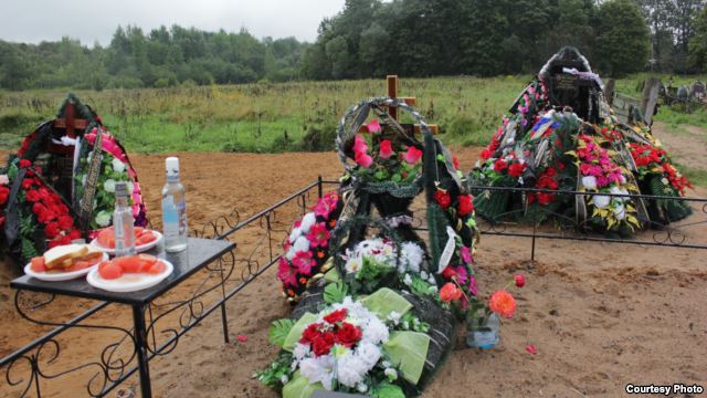 Могила десантника Леонида Кичаткина. Фото предоставлено газетой «Псковская губернiя» dqxikeidqxidqrant