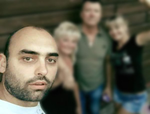 Віталій Савчук (на передньому плані) упевнений, що закупівлю провели у рамках закону і визначили переможця, пропозиція якого найбільше підходила КЗ. Додає, що розраховували мастило купити за дорожчою ціною. Фото з його сторінки у Facebook