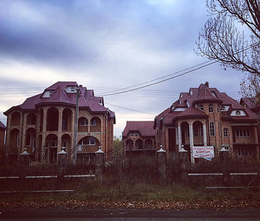 «Римские патриции почувствовали бы себя лохами»: на Закарпатье обнаружены огромные особняки контрабандистов - Copyright https://news.pn dqxikeidqxidqeant